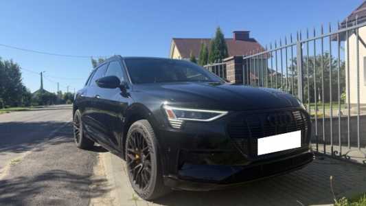 Audi e-tron , 2022, пробег 70000 км
