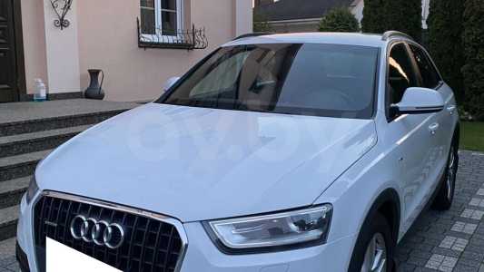 Audi Q3 8U