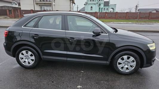 Audi Q3 8U