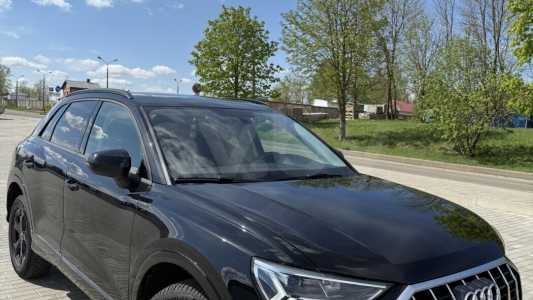 Audi Q3 F3