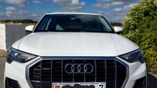 Audi Q3 F3