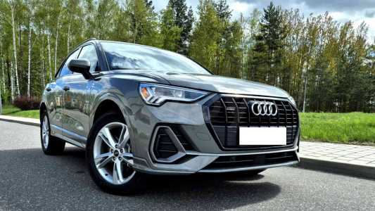 Audi Q3 F3