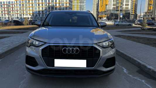 Audi Q3 F3