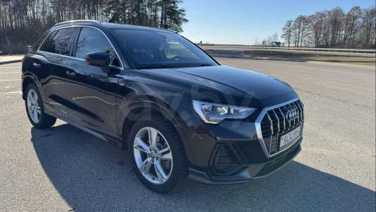 Audi Q3 F3
