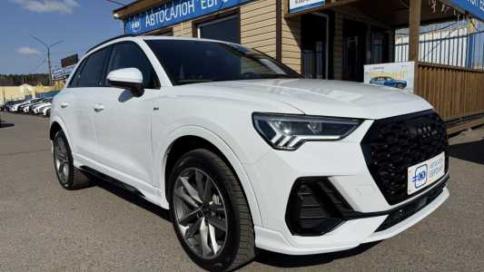 Audi Q3 F3