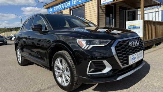 Audi Q3 F3