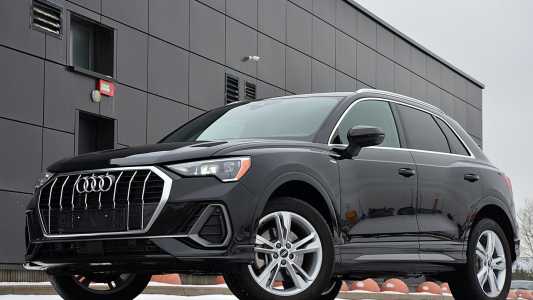 Audi Q3 F3