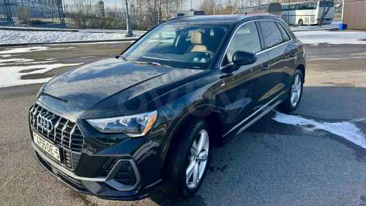 Audi Q3 F3