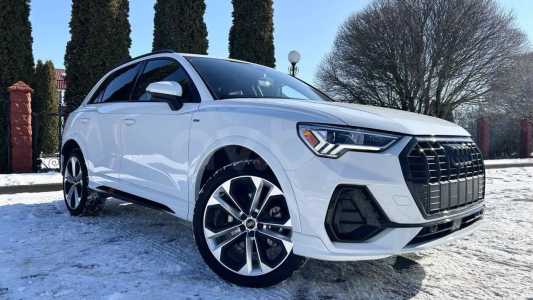 Audi Q3 F3