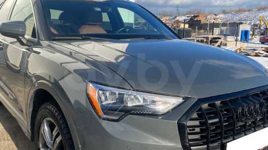 Audi Q3 F3