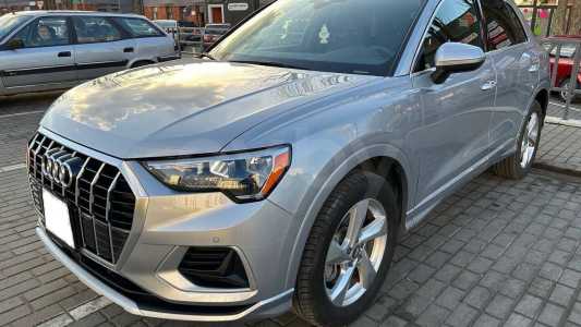 Audi Q3 F3
