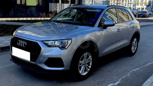 Audi Q3 F3