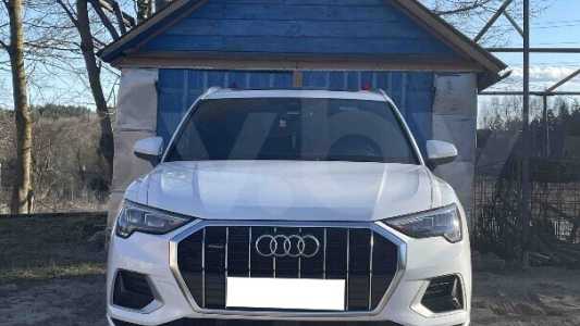 Audi Q3 F3