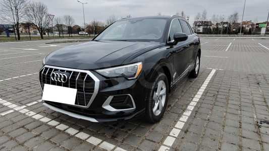 Audi Q3 F3