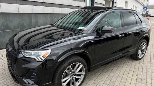 Audi Q3 F3