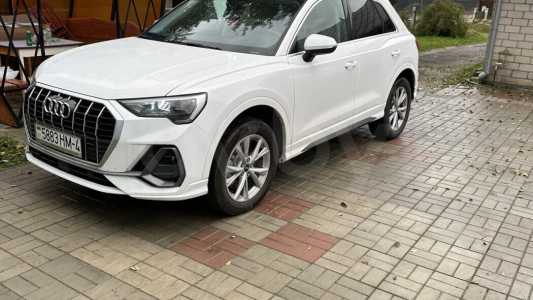 Audi Q3 F3