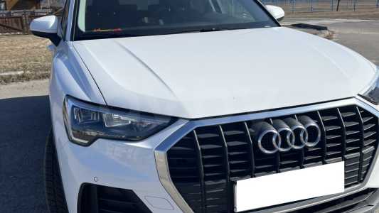 Audi Q3 F3