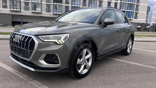 Audi Q3 F3