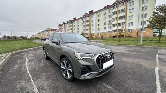 Audi Q3 F3