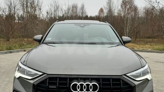 Audi Q3 F3