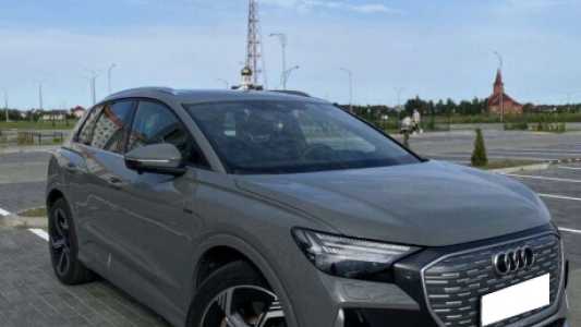 Audi Q4 e-tron , 2022, пробег 20000 км