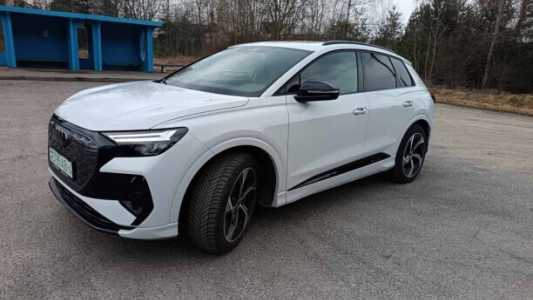 Audi Q4 e-tron , 2024, пробег 10000 км