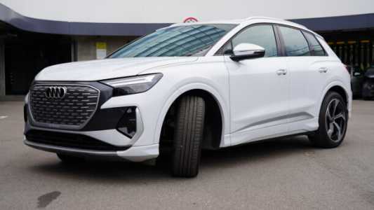 Audi Q4 e-tron , 2024, пробег 19500 км