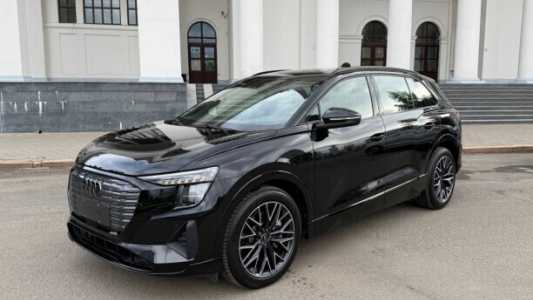 Audi Q5 e-tron , 2023, пробег 10777 км