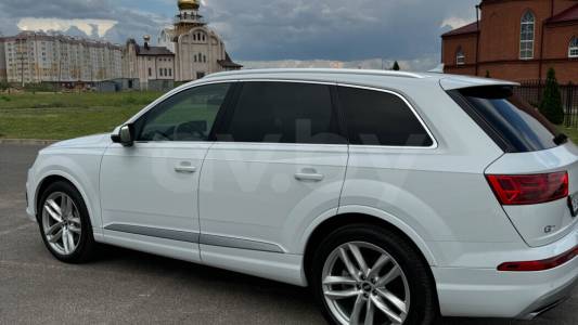 Audi Q7 4M