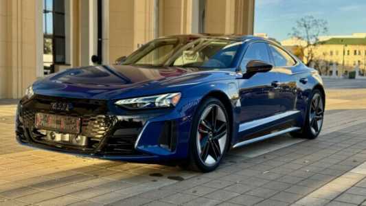 Audi RS e-tron GT , 2022, пробег 4200 км
