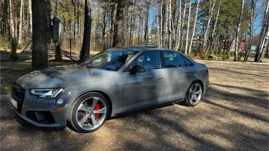 Audi S4 B9