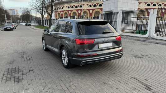 Audi SQ7 4M