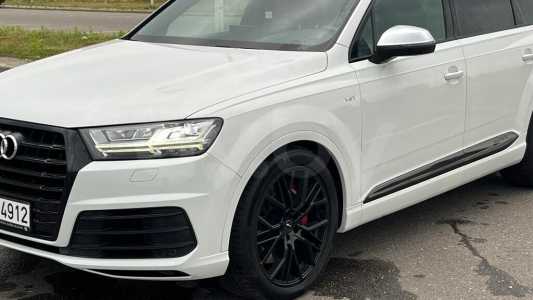 Audi SQ7 4M