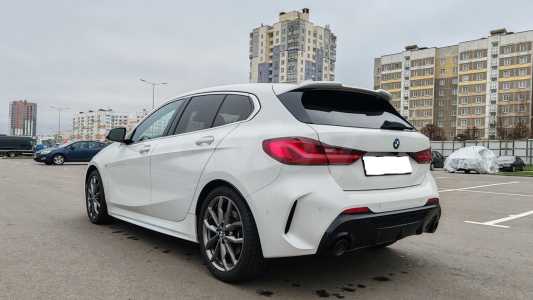 BMW 1 серия F40