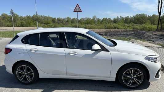 BMW 1 серия F40