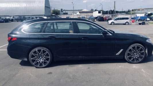 BMW 5 серия G30, G31 Рестайлинг, 2022, пробег 180000 км BMW 5 серия G30, G31 Рестайлинг, 2022, пробег 180000 км