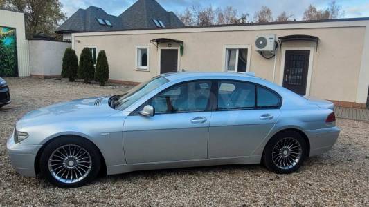 BMW 7 серия E65