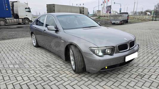 BMW 7 серия E65