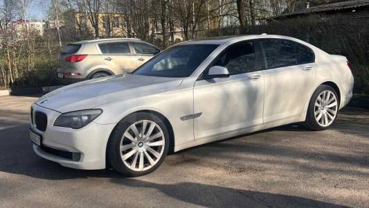 BMW 7 серия F01, F04