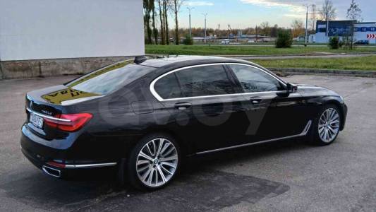 BMW 7 серия G12 (Long)