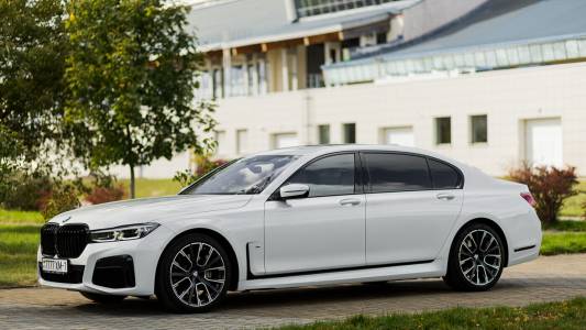 BMW 7 серия G12 (Long) Рестайлинг