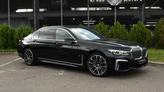 BMW 7 серия G12 (Long) Рестайлинг