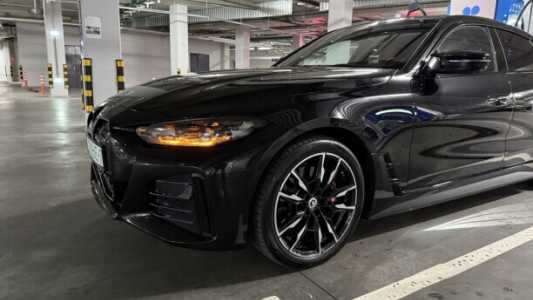 BMW i4 , 2022, пробег 40000 км