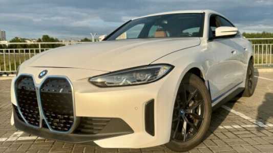 BMW i4 , 2022, пробег 80300 км
