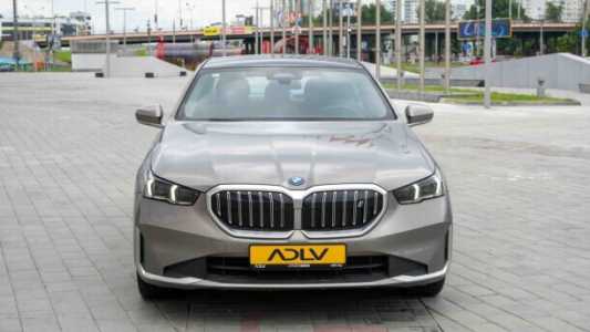 BMW i5 , 2024, пробег 4800 км