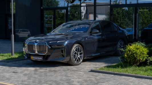 BMW i7 , 2023, пробег 7000 км