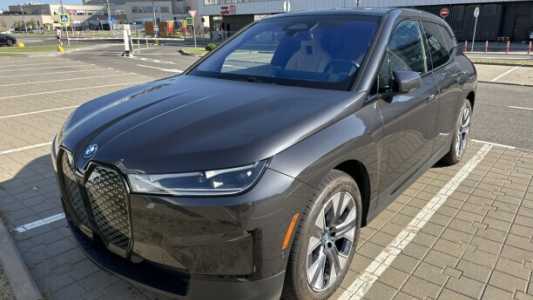 BMW iX i20, 2023, пробег 20000 км BMW iX i20, 2023, пробег 20000 км