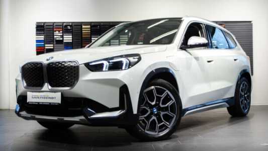 BMW iX1 , 2023, пробег 9000 км