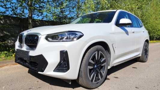 BMW iX3 , 2024, пробег 13500 км