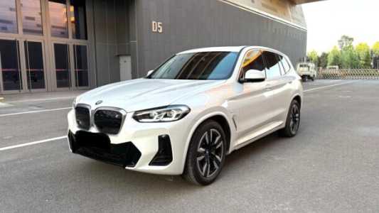BMW iX3 , 2024, пробег 5000 км